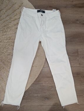 White Hollister High-rise Slim Straight Jeans
